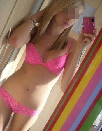 Fille voulant donner son tél à un maghrébin bien musclé voulant baiser à Noisy-le-Grand