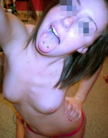 Annonce avec téléphone d'une fille pas farouche du tout sur Bordeaux